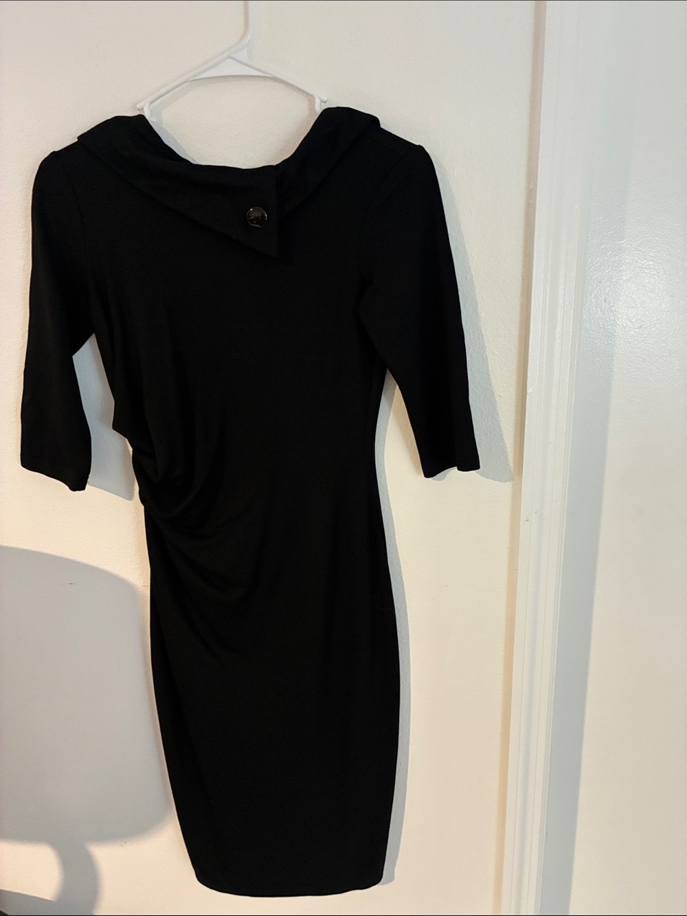 Classic Black Long-Sleeve Sheath Dress with Button Collar